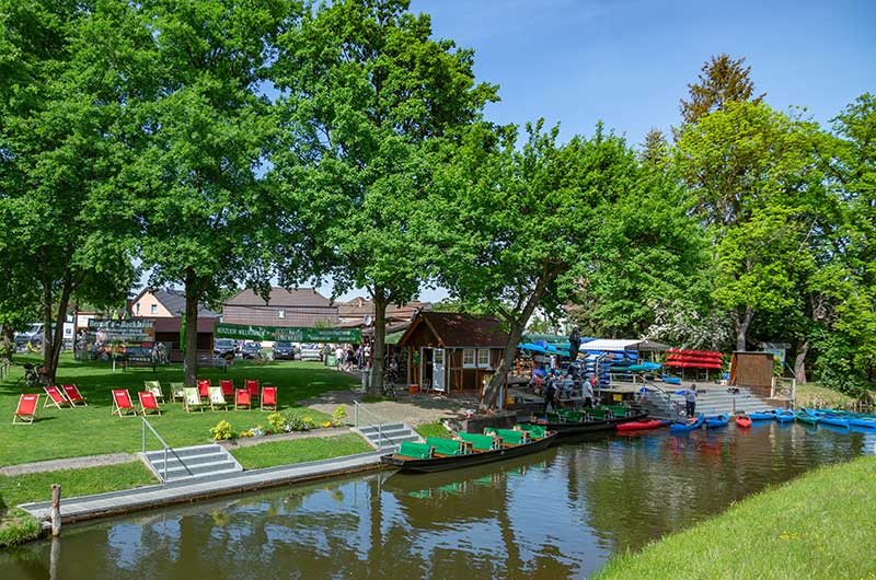 Abfahrtstelle am Bootshaus Leineweber