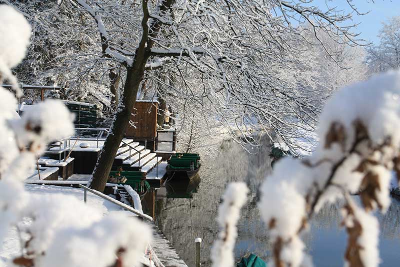 Bootshaus Leineweber im Winter
