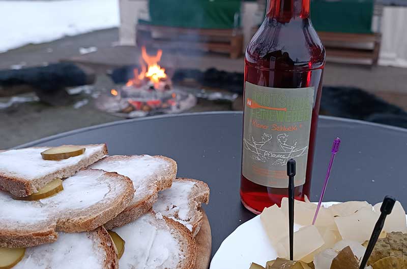 Schmalzbrote und Wein